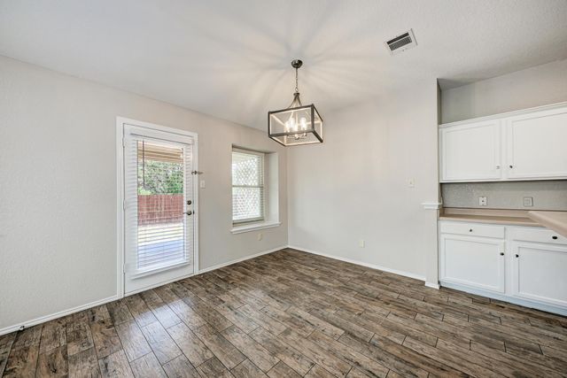 3511 Rock Shelf LN, Round Rock, TX 78681