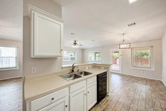 3511 Rock Shelf LN, Round Rock, TX 78681