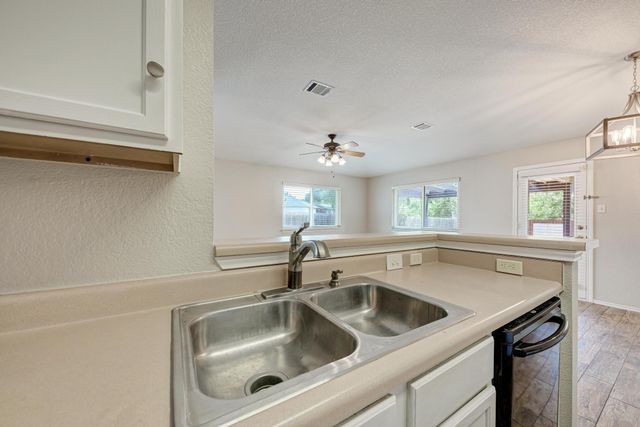 3511 Rock Shelf LN, Round Rock, TX 78681