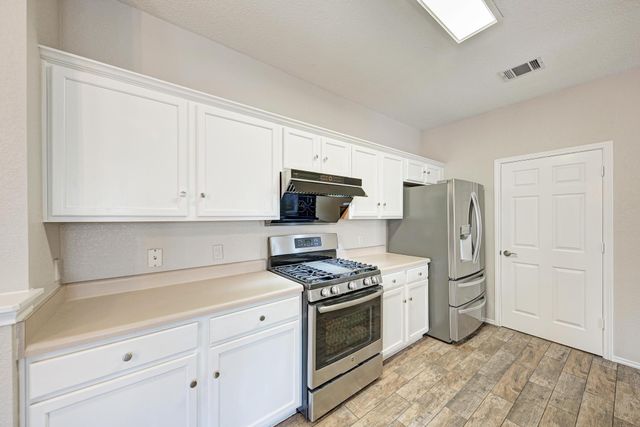 3511 Rock Shelf LN, Round Rock, TX 78681