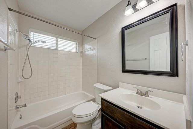 3511 Rock Shelf LN, Round Rock, TX 78681