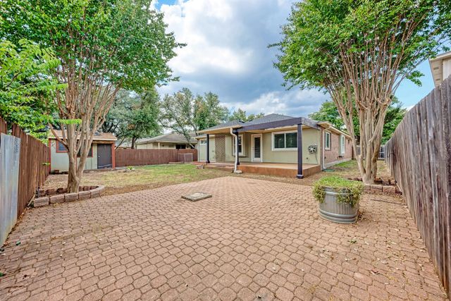 3511 Rock Shelf LN, Round Rock, TX 78681