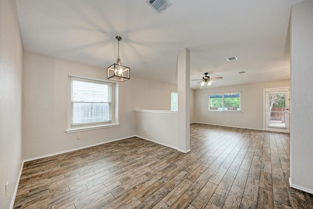 3511 Rock Shelf LN, Round Rock, TX 78681