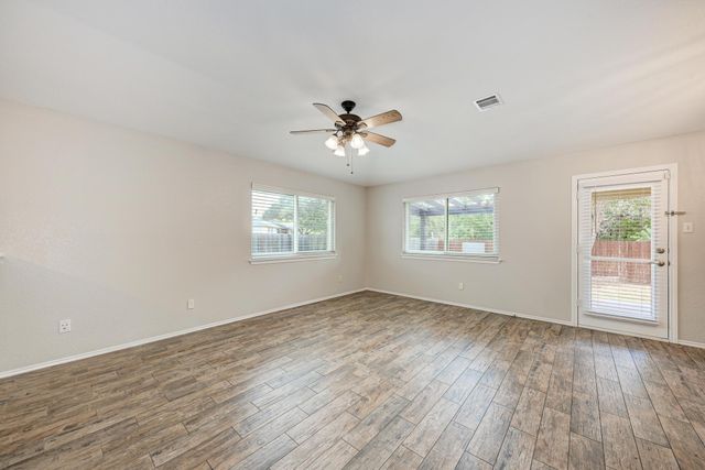 3511 Rock Shelf LN, Round Rock, TX 78681