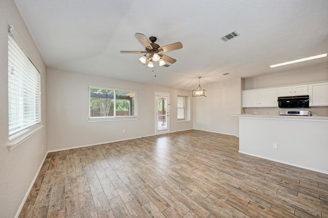 3511 Rock Shelf LN, Round Rock, TX 78681