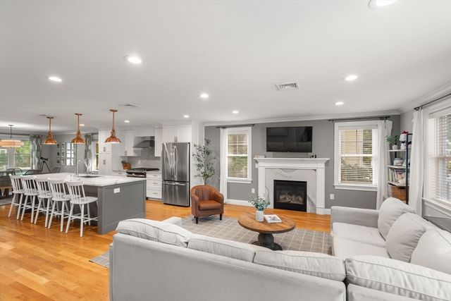 121 Salem St, Reading, MA 01867
