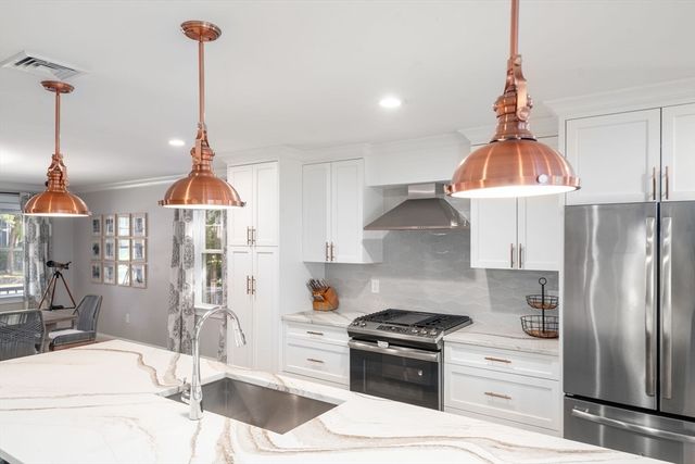 121 Salem St, Reading, MA 01867