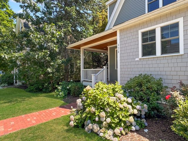 121 Salem St, Reading, MA 01867