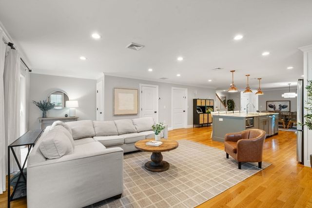 121 Salem St, Reading, MA 01867