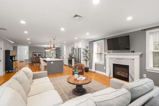 121 Salem St, Reading, MA 01867
