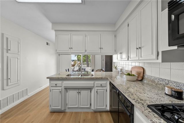 18915 Circle Of Friends, Newhall, CA 91321