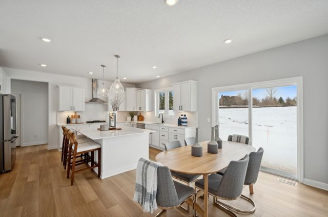 8864 Binder Way, Woodbury, MN 55129