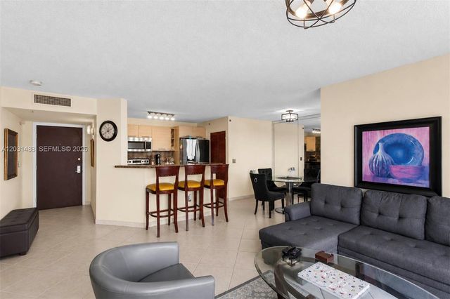 19701 E Country Club Dr 5604, Aventura, FL 33180