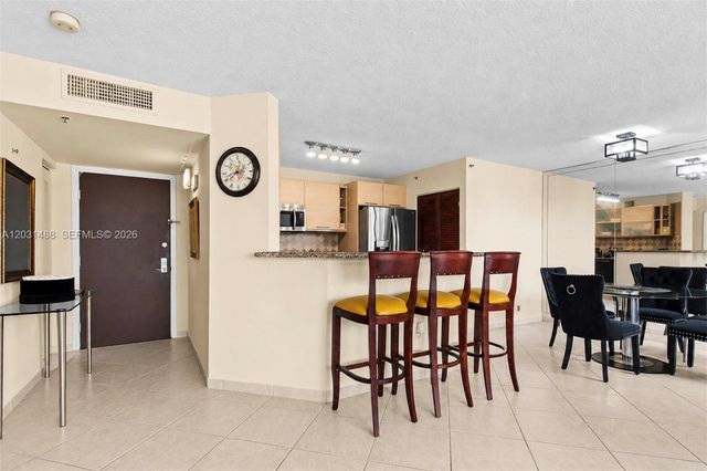 19701 E Country Club Dr 5604, Aventura, FL 33180