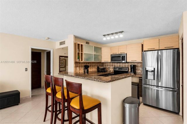 19701 E Country Club Dr 5604, Aventura, FL 33180