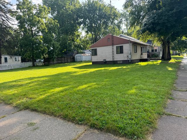 938 W Southern Avenue, Muskegon City, MI 49441