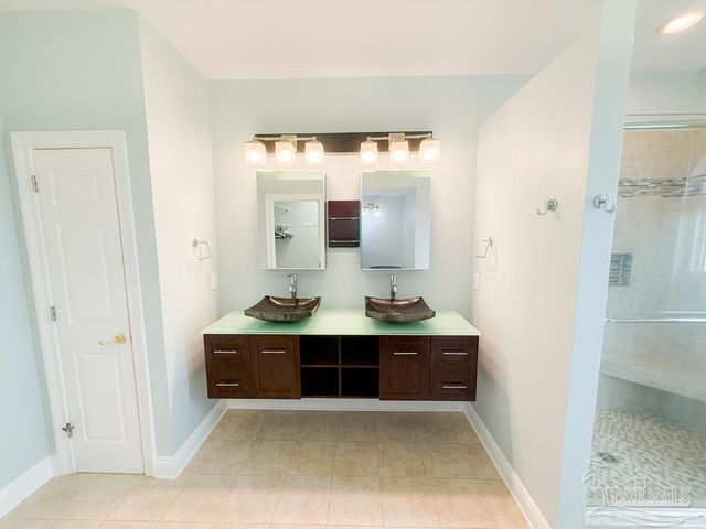 5144 Grumann Dr, Pensacola, FL 32507