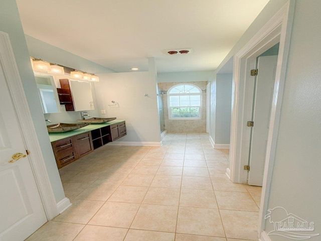 5144 Grumann Dr, Pensacola, FL 32507