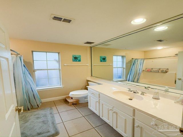 5144 Grumann Dr, Pensacola, FL 32507