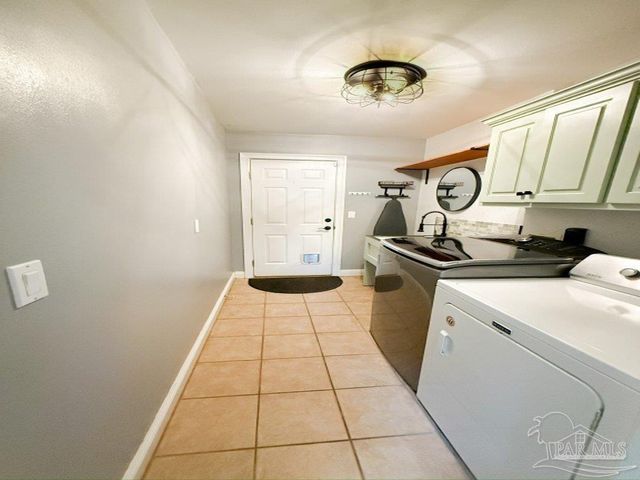 5144 Grumann Dr, Pensacola, FL 32507