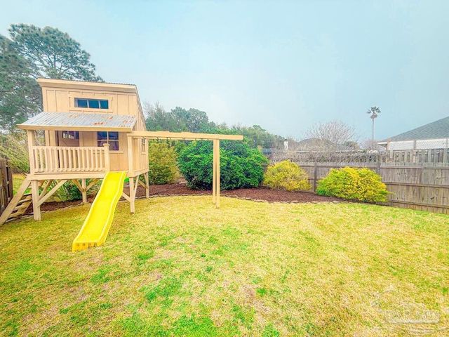 5144 Grumann Dr, Pensacola, FL 32507