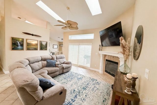 5144 Grumann Dr, Pensacola, FL 32507