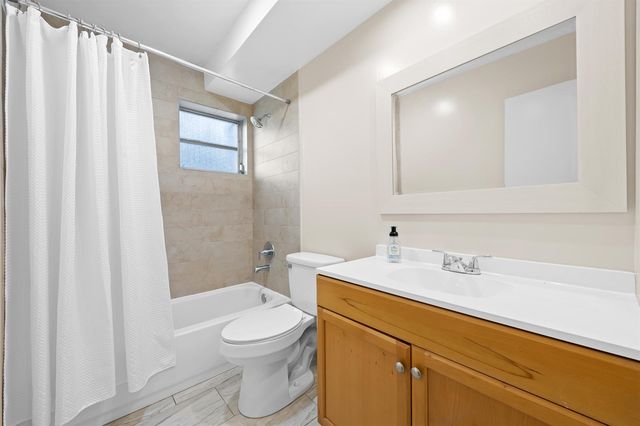 483 N Pine Island Road C304, Plantation, FL 33324