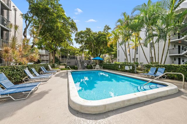 483 N Pine Island Road C304, Plantation, FL 33324