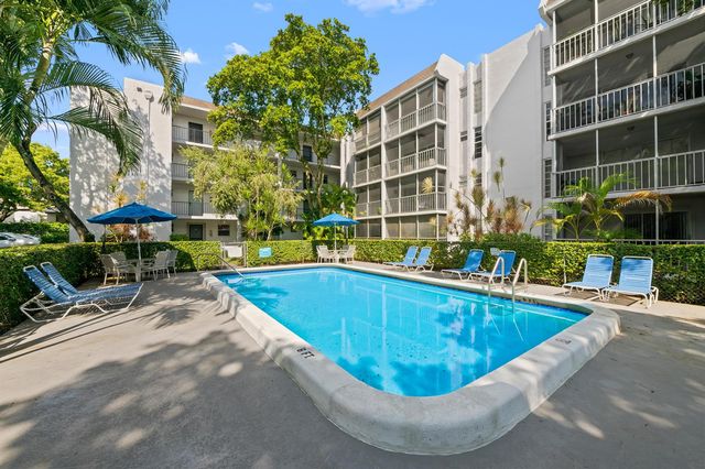 483 N Pine Island Road C304, Plantation, FL 33324
