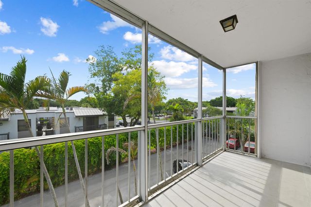 483 N Pine Island Road C304, Plantation, FL 33324