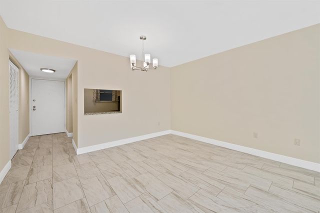 483 N Pine Island Road C304, Plantation, FL 33324