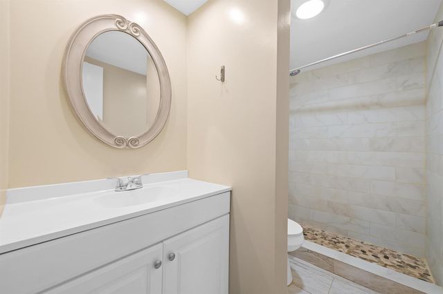 483 N Pine Island Road C304, Plantation, FL 33324