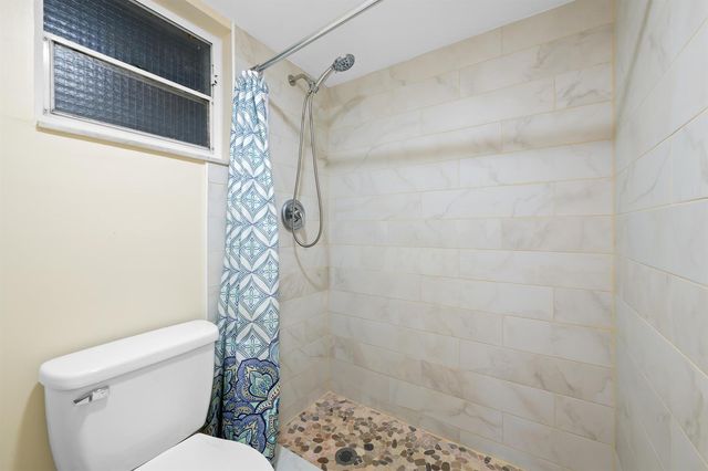 483 N Pine Island Road C304, Plantation, FL 33324