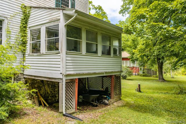 4 Plains Road, Walden, NY 12586