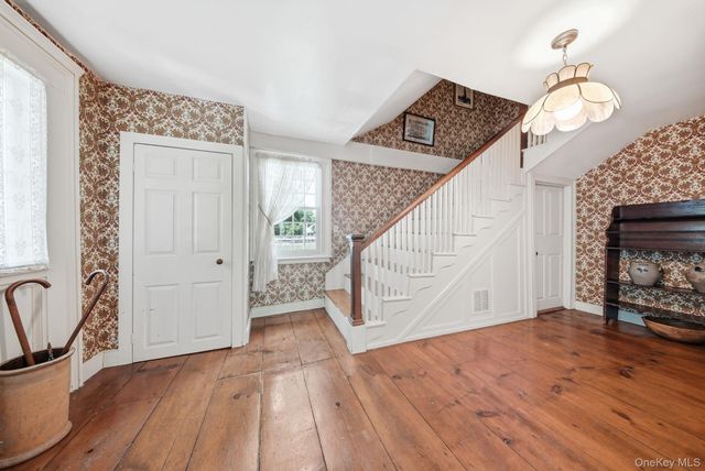 4 Plains Road, Walden, NY 12586