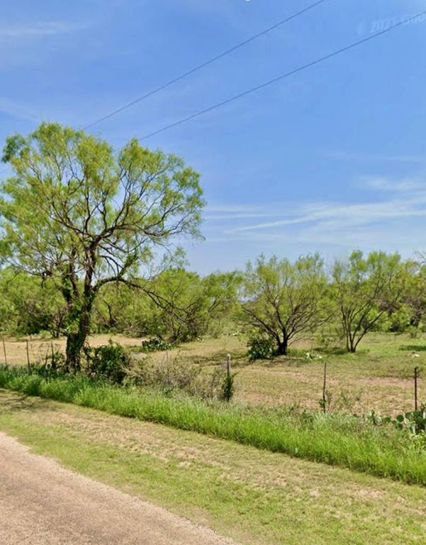 Image 10 of property listing at 8610 N Valley Drive, San Angelo, TX 76905