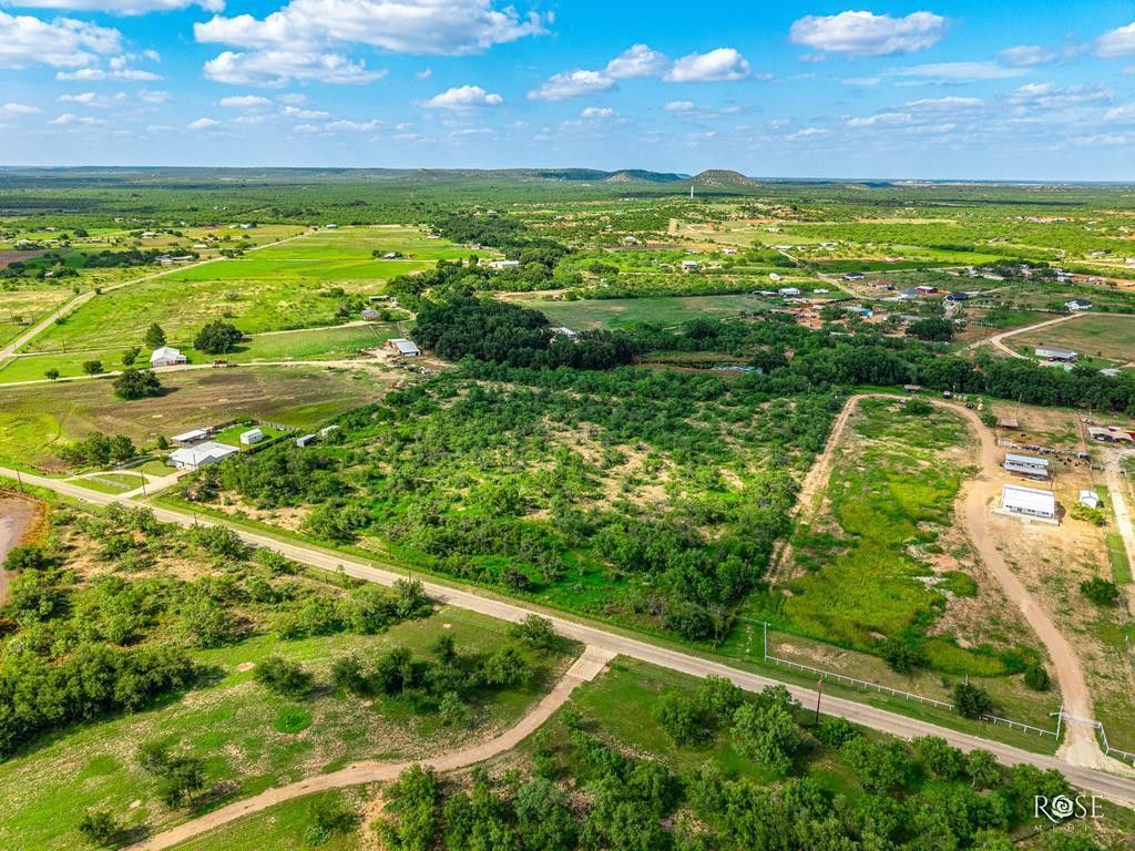 Image 2 of property listing at 8610 N Valley Drive, San Angelo, TX 76905