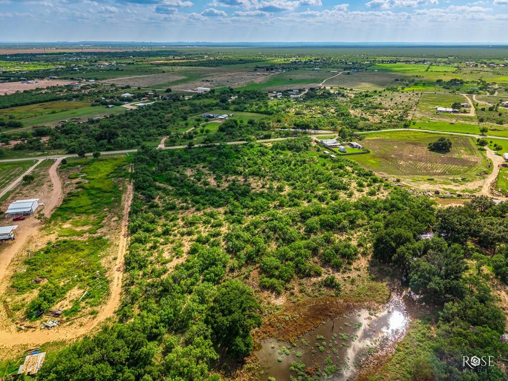 Image 7 of property listing at 8610 N Valley Drive, San Angelo, TX 76905