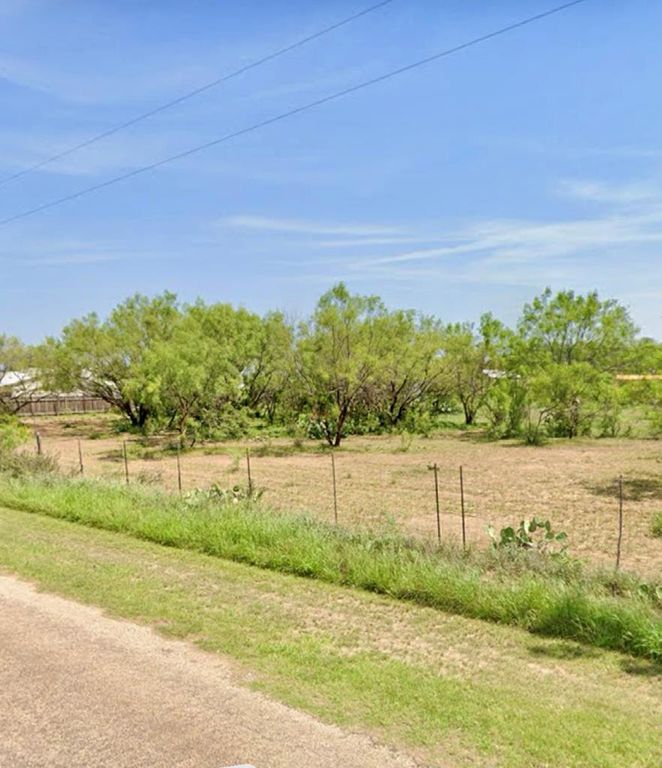 Image 9 of property listing at 8610 N Valley Drive, San Angelo, TX 76905