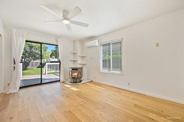 1017 Shearer St, Roseville, CA 95678