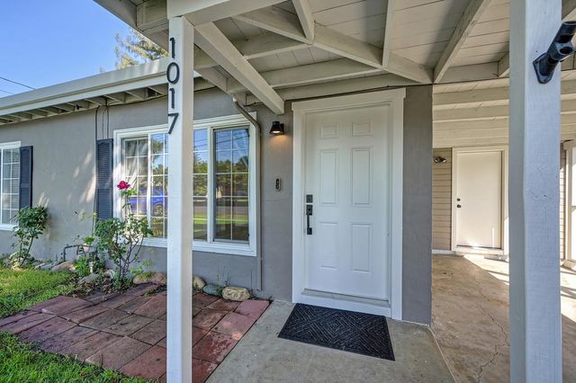 1017 Shearer St, Roseville, CA 95678
