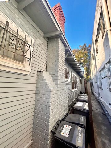 2806 Foothill Blvd, Oakland, CA 94601