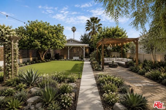 11757 Arminta Street, North Hollywood (los Angeles), CA 91605