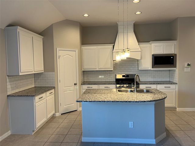 1401 Rose Bud Court, Little Elm, TX 75068