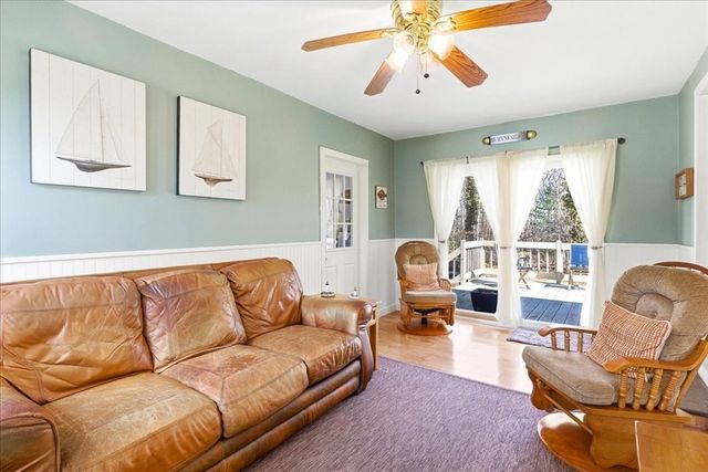 8 Canapitsit Dr, Falmouth, MA 02536