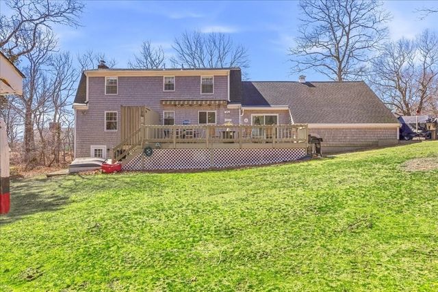 8 Canapitsit Dr, Falmouth, MA 02536