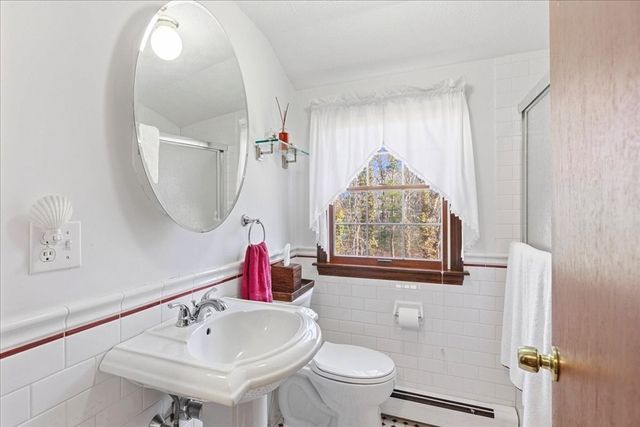8 Canapitsit Dr, Falmouth, MA 02536