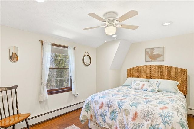 8 Canapitsit Dr, Falmouth, MA 02536
