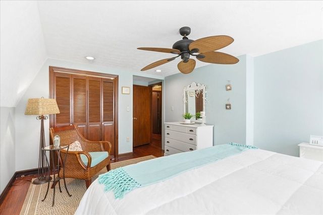 8 Canapitsit Dr, Falmouth, MA 02536