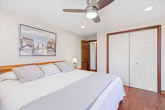 8 Canapitsit Dr, Falmouth, MA 02536